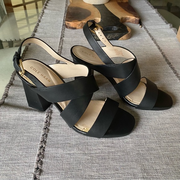 Cole Haan Cynthia Black Heel Pump, size 7. - Picture 2 of 8